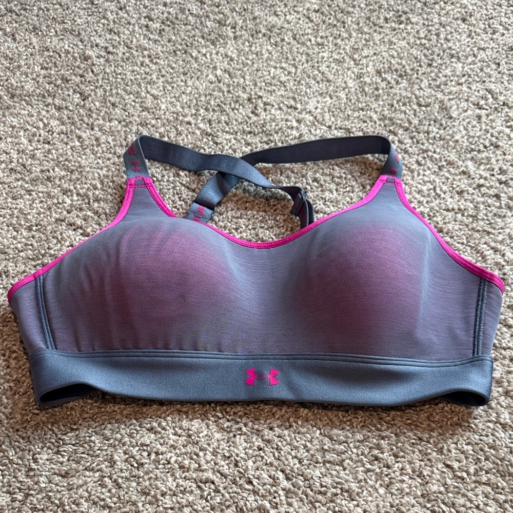 Under Armour Gray Sports Bra with Pink Trim. Size M. Like new.